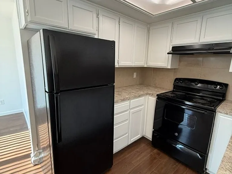 TLD184 — Photo 10