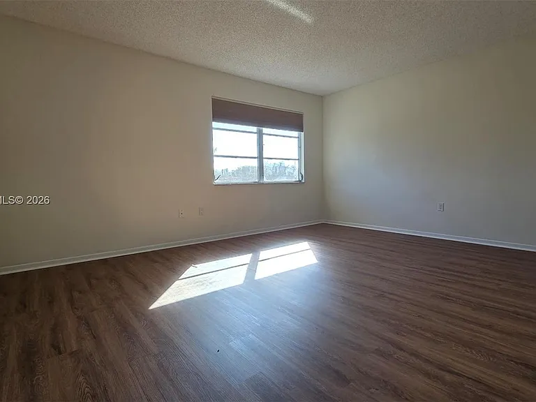 180 Cypress Way E #E230 — Photo 23
