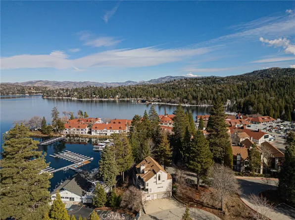 4 Village Rd #B, Lake Arrowhead, CA 92352