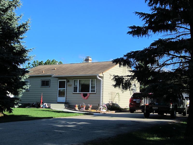 2nd image of 3712 E Becker Rd