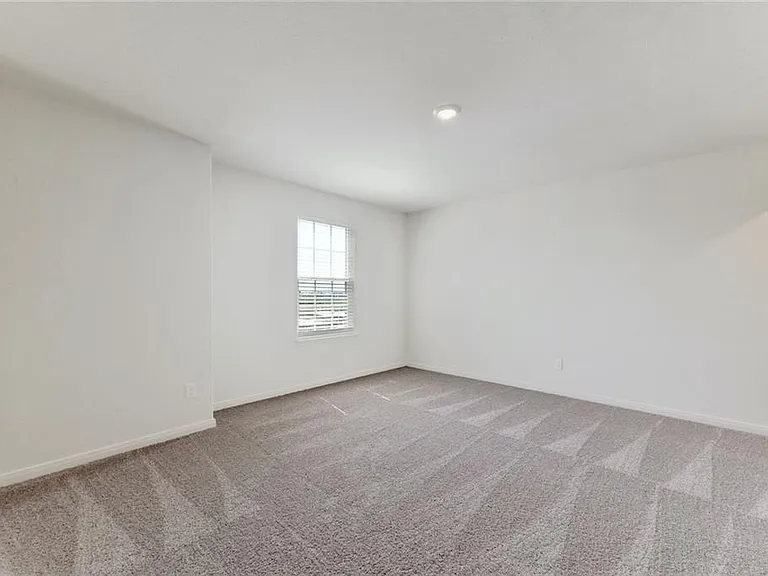 1001 Riverdale Cv — Photo 10