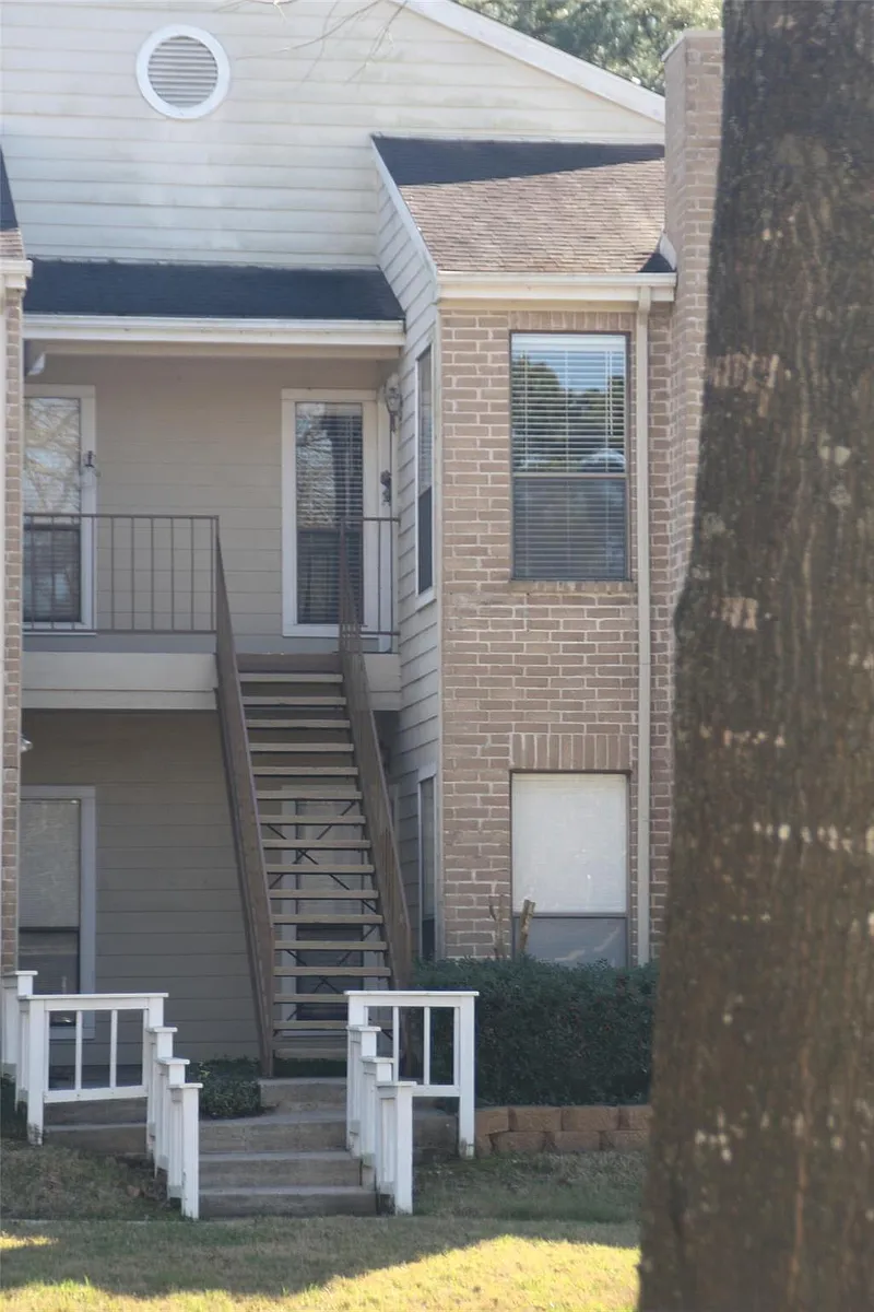 Building Photo - 3500 Tangle Brush Dr #174