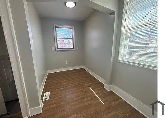 5262 Dickerson St — Photo 7
