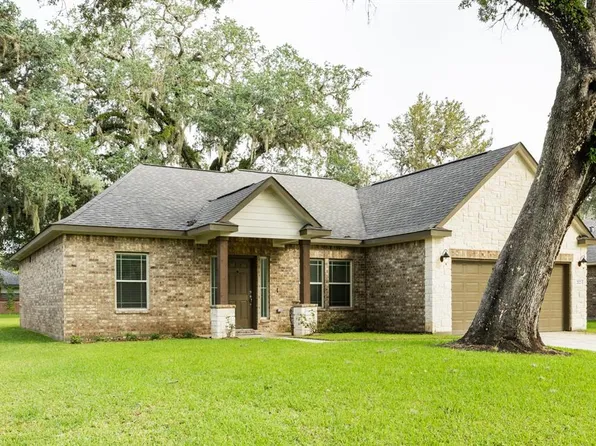 212 Prescott Drive, West Columbia, TX 77486