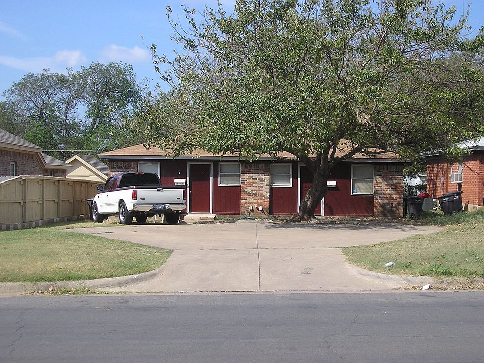 1st image of 3027 N Elm St APT A