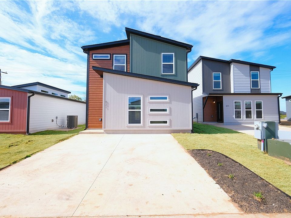 1st image of 621 Saint Charles Pl