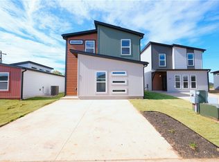 621 Saint Charles Pl, Centerton, AR 72719