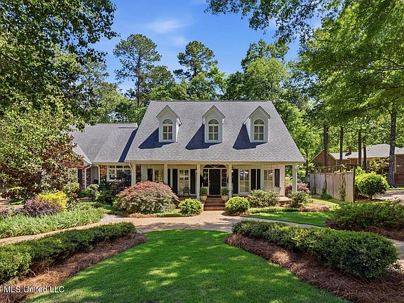 2nd image of 428 Autumn Oak Dr
