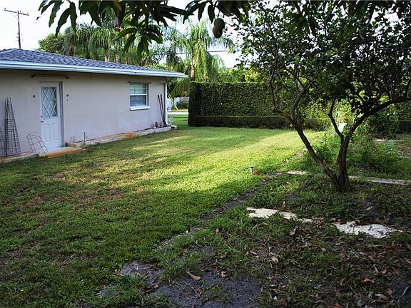 4th image of 1230 S Lake Dr