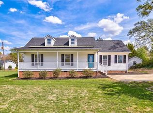 1229 Guilford College Rd, Jamestown, NC 27282