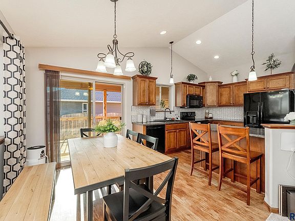 5th image of 7616 W Lobelia St