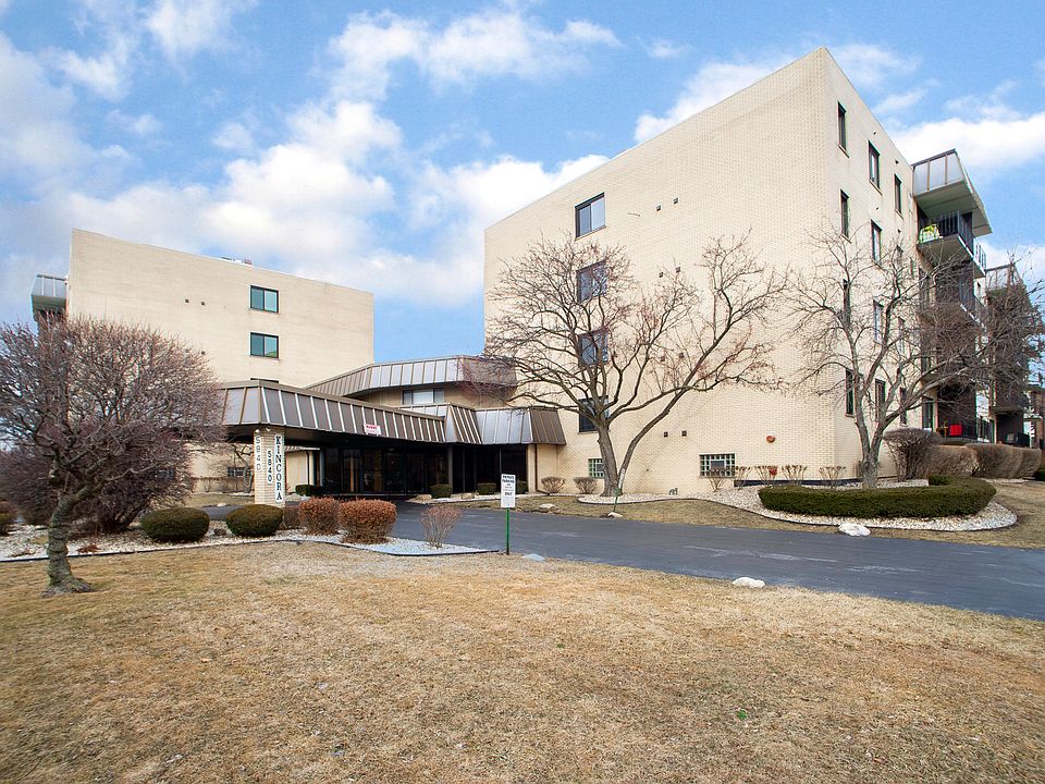 1st image of 5840 W 104th St APT 307