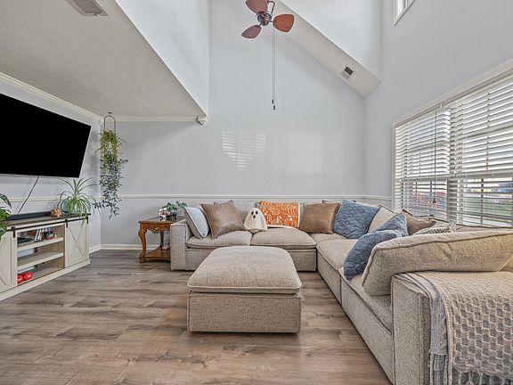 4th image of 3300 Pueblo Ct