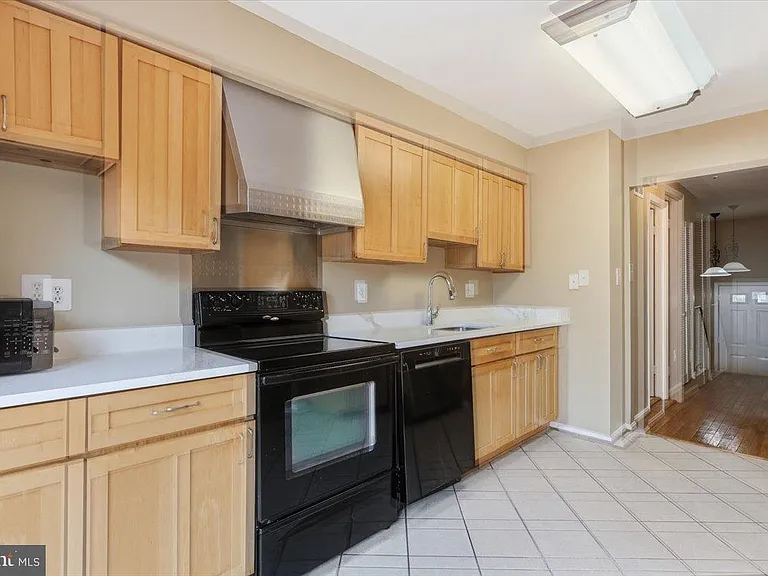 6168 Forest Creek Ct — Photo 10