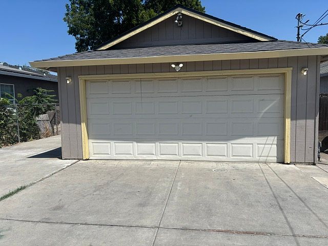 1st image of 3048 S Howe Ave
