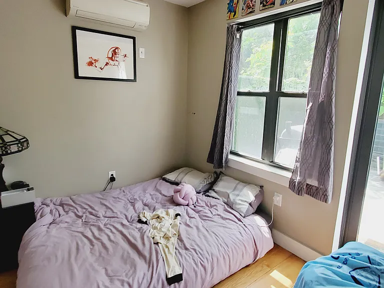 1087 Gates Ave #1B — Photo 5