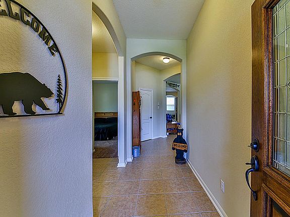 3rd image of 237 Harbor Bend Ln