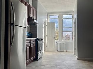 480 Grandview Ave #1-R, Ridgewood, NY 11385