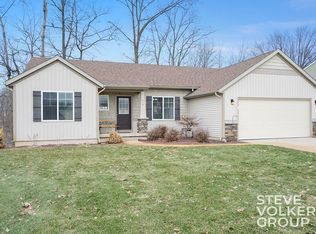 413 Green Ridge Dr SE, Caledonia, MI 49316