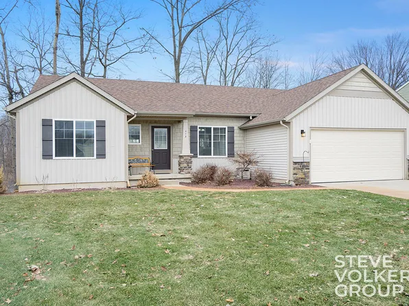 413 Green Ridge Dr SE, Caledonia, MI 49316
