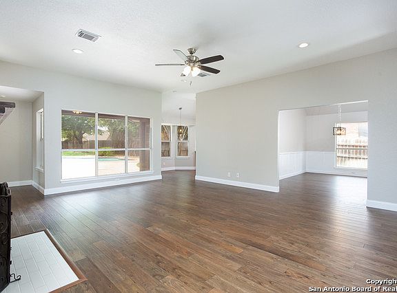 4th image of 250 Tapwood Ln