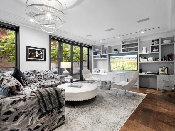 155 East 79th Street MAISONETTE image 2 of 18