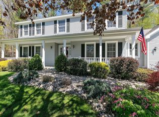12 Hartfield Ct, East Greenbush, NY 12061