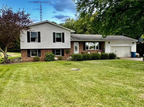 3227 Fern Rd, Willard, OH 44890