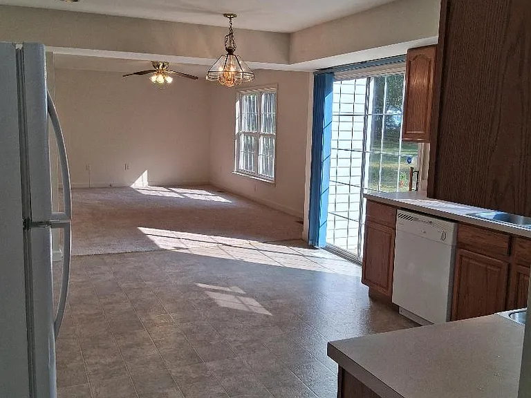 12904 Arsenal Ct — Photo 13