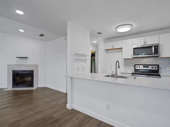 6409 Burns St APT 304, Austin, TX 78752
