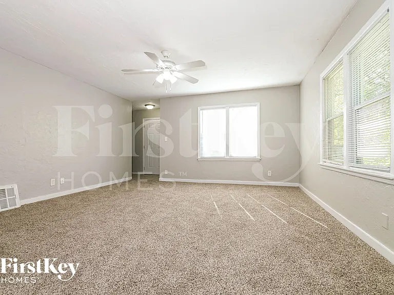 8000 E 87th St — Photo 3