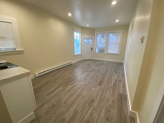 4th image of 525 Hamilton Ave Unit B