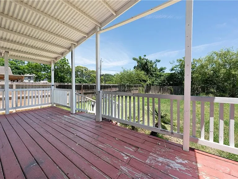 1217 Baywood Ln — Photo 19
