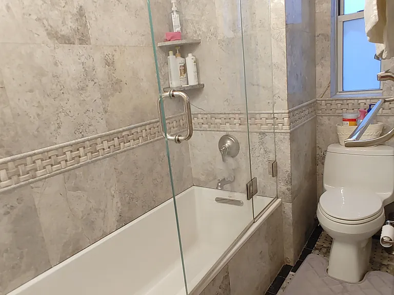 29 W 64th St #3C — Photo 12