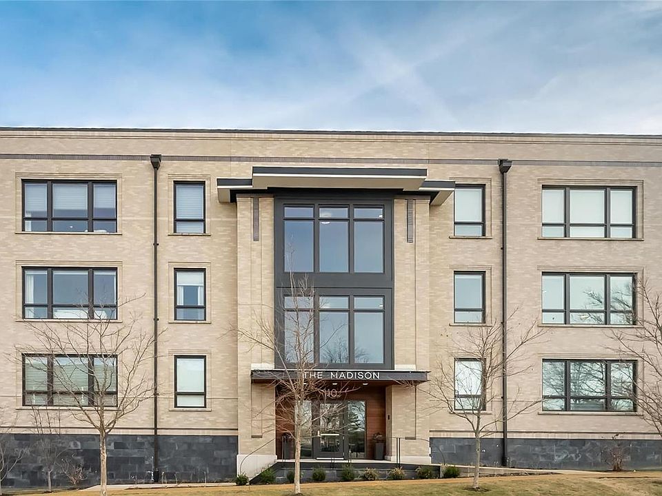 1st image of 110 W Madison Ave Unit 202