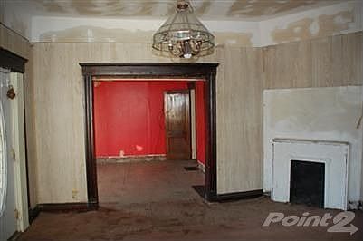 2nd image of 2121 Osage Ave
