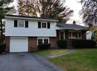 3565 Lord Byron Dr, Bethlehem, PA 18017