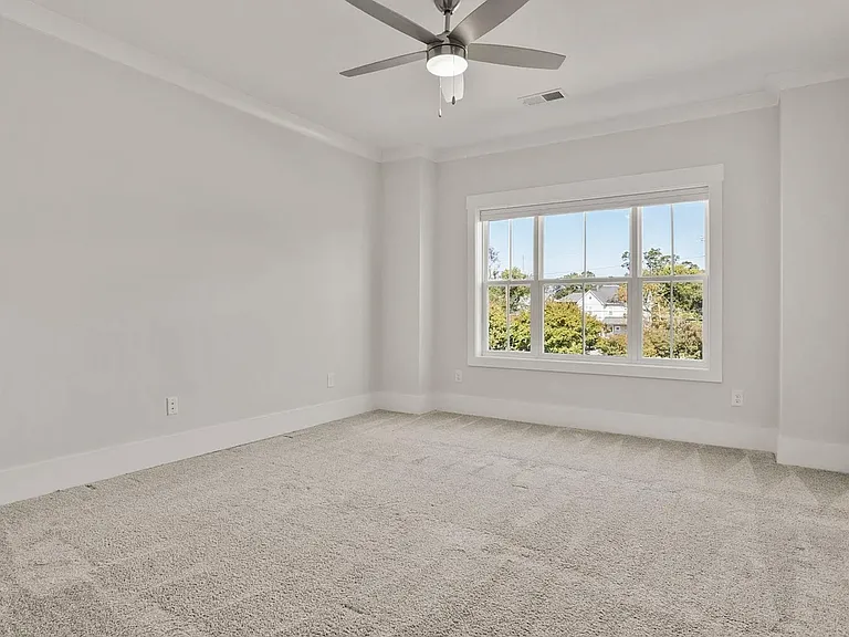 315 Pete Hollis Blvd — Photo 8