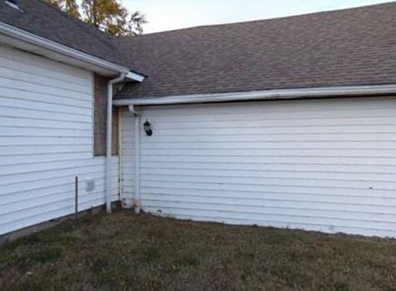3rd image of 1526 W Kansas Ave