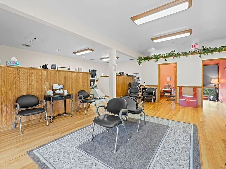 1628 W Genesee St — Photo 11