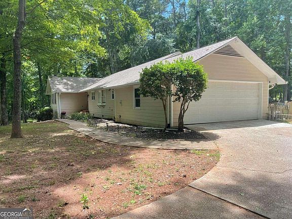 5th image of 145 Canterbury Ln