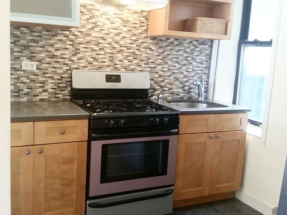 2nd image of 433 Rogers Ave #9RKA