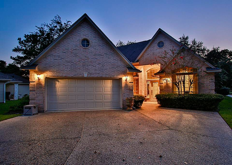 1st image of 130 Stones Edge Dr