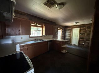 637 S Meyer St, La Grange, TX 78945