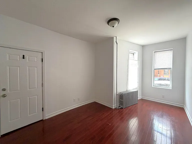 1722 Woodbine St #1L — Photo 12