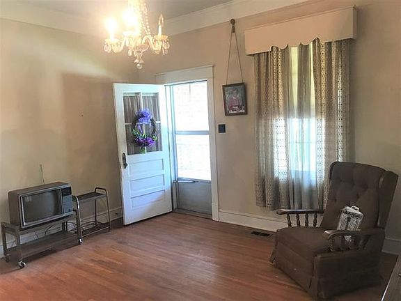 2nd image of 405 Abbott Ave