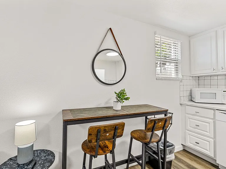 1914 E Mountain View Ave — Photo 13