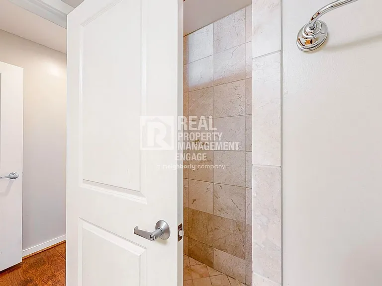 1200 Main St #910 — Photo 32