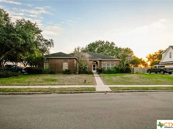 103 Woodhaven Dr, Victoria, TX 77904