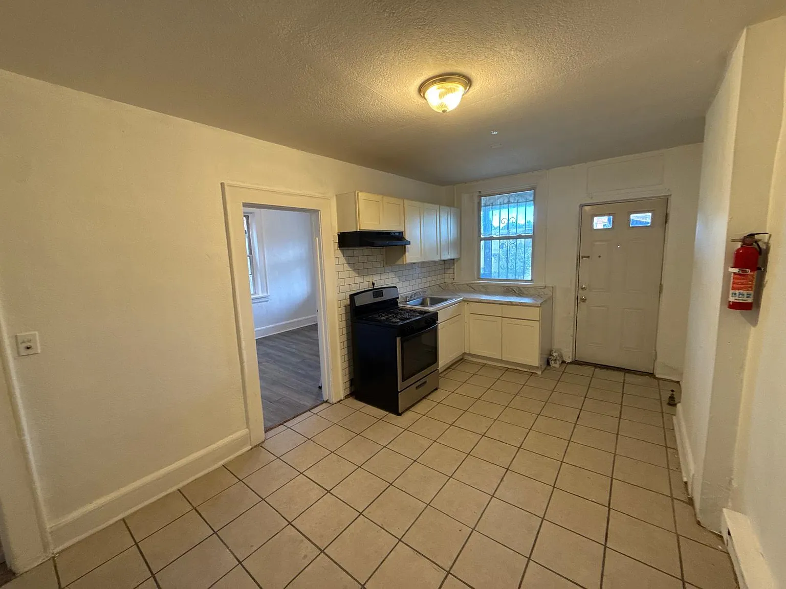 3 bed, $2,100 — Photo 3